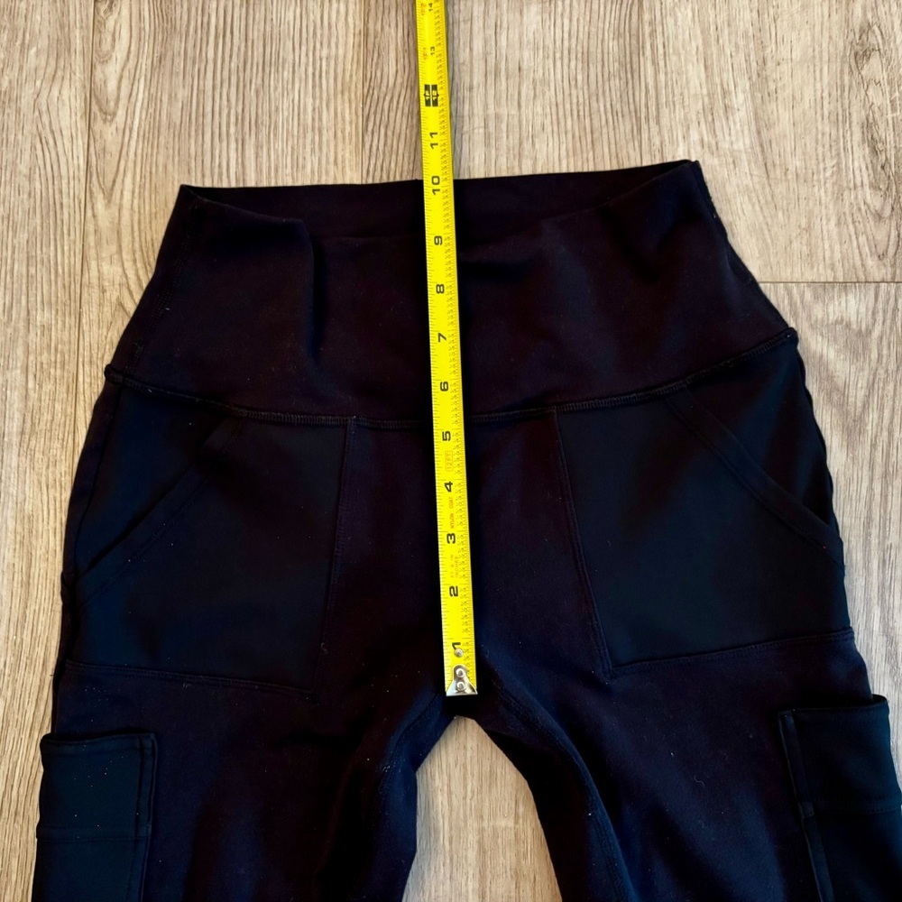 ALO Yoga Black Cargo Pocket Leggings - Small - Picture 7 of 10